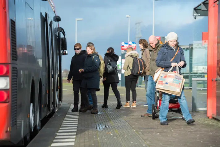 Gezocht: oplossingen om extreem drukke momenten in het ov te verminderen
