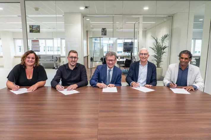 Ondertekening Code Verantwoordelijk Marktgedrag Streekvervoer