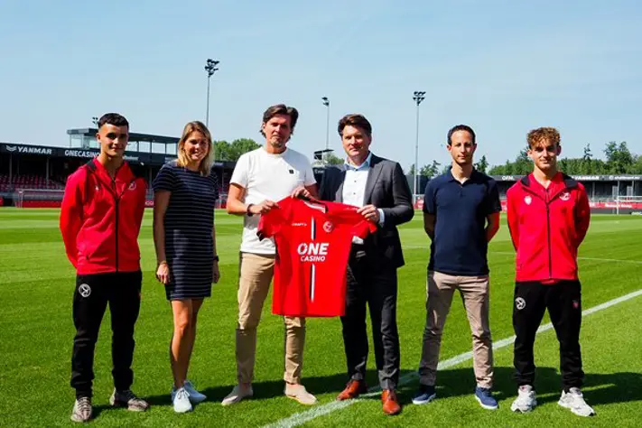 Almere City FC en Keolis verlengen samenwerking